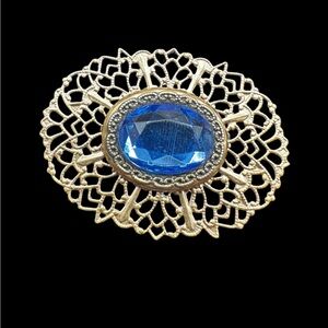 Vintage Gold Tone Brooch w/Blue Glass Faceted Stone